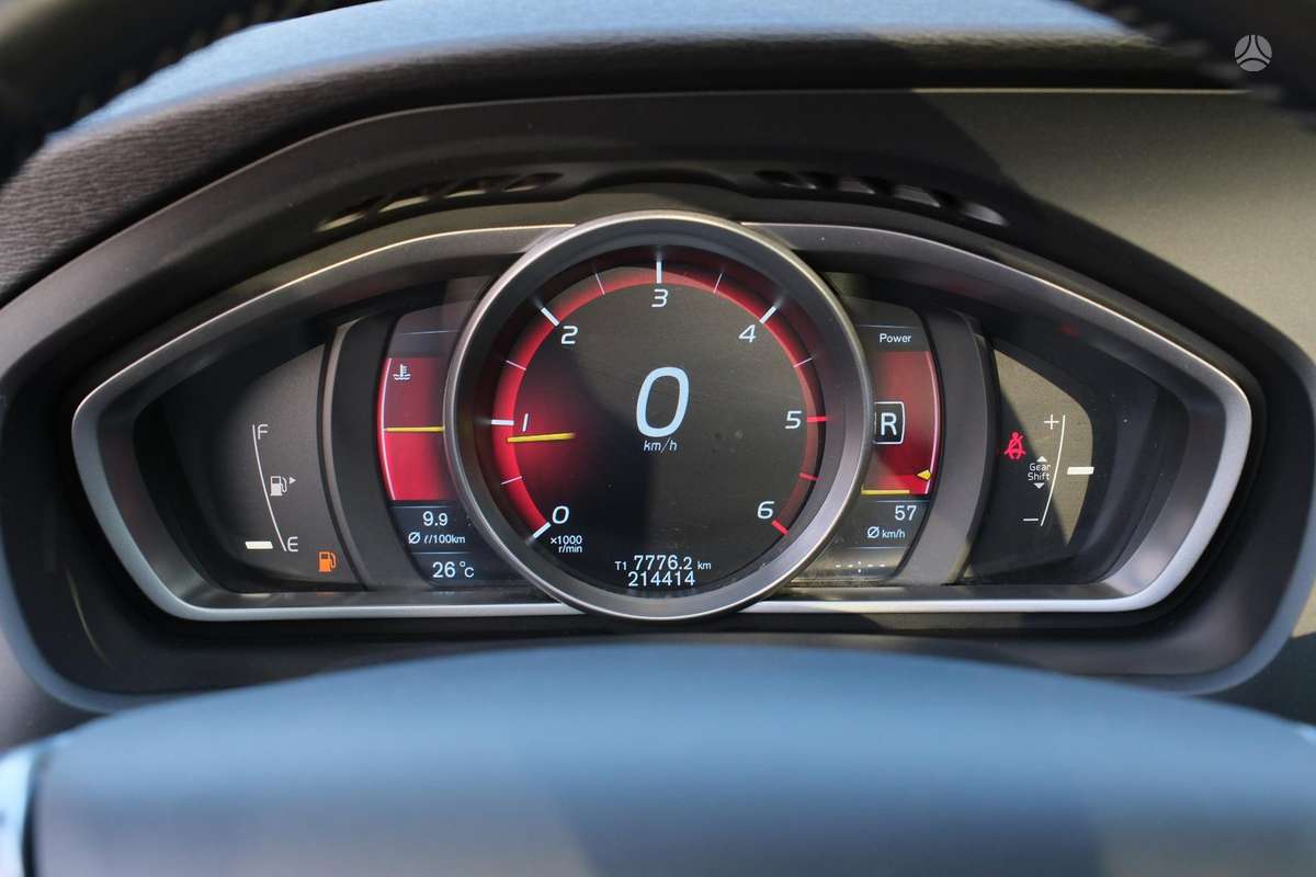 Volvo V40, 1.6 l., Хэтчбек