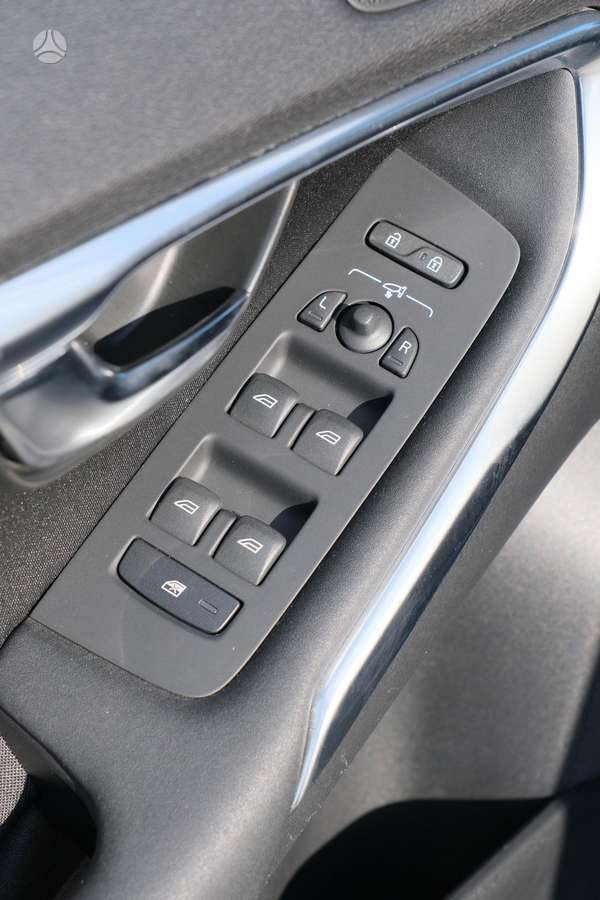 Volvo V40, 1.6 l., Хэтчбек