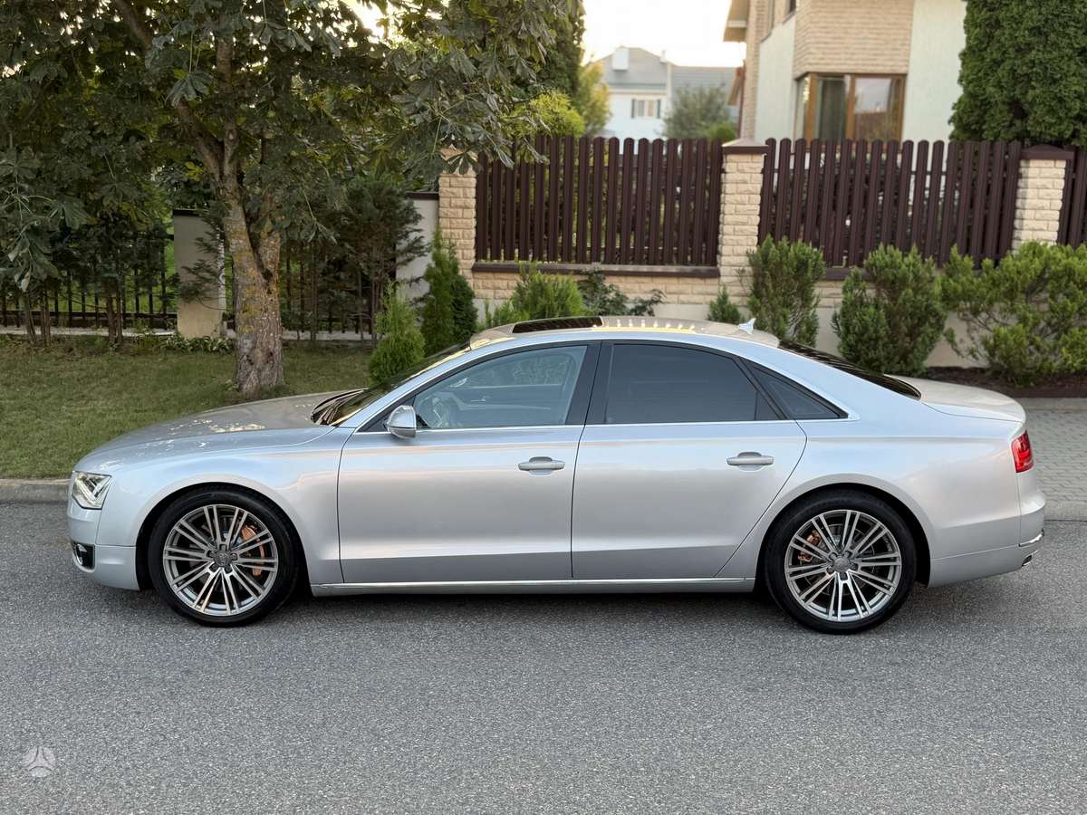 Audi A8, 4.1 l., Седан