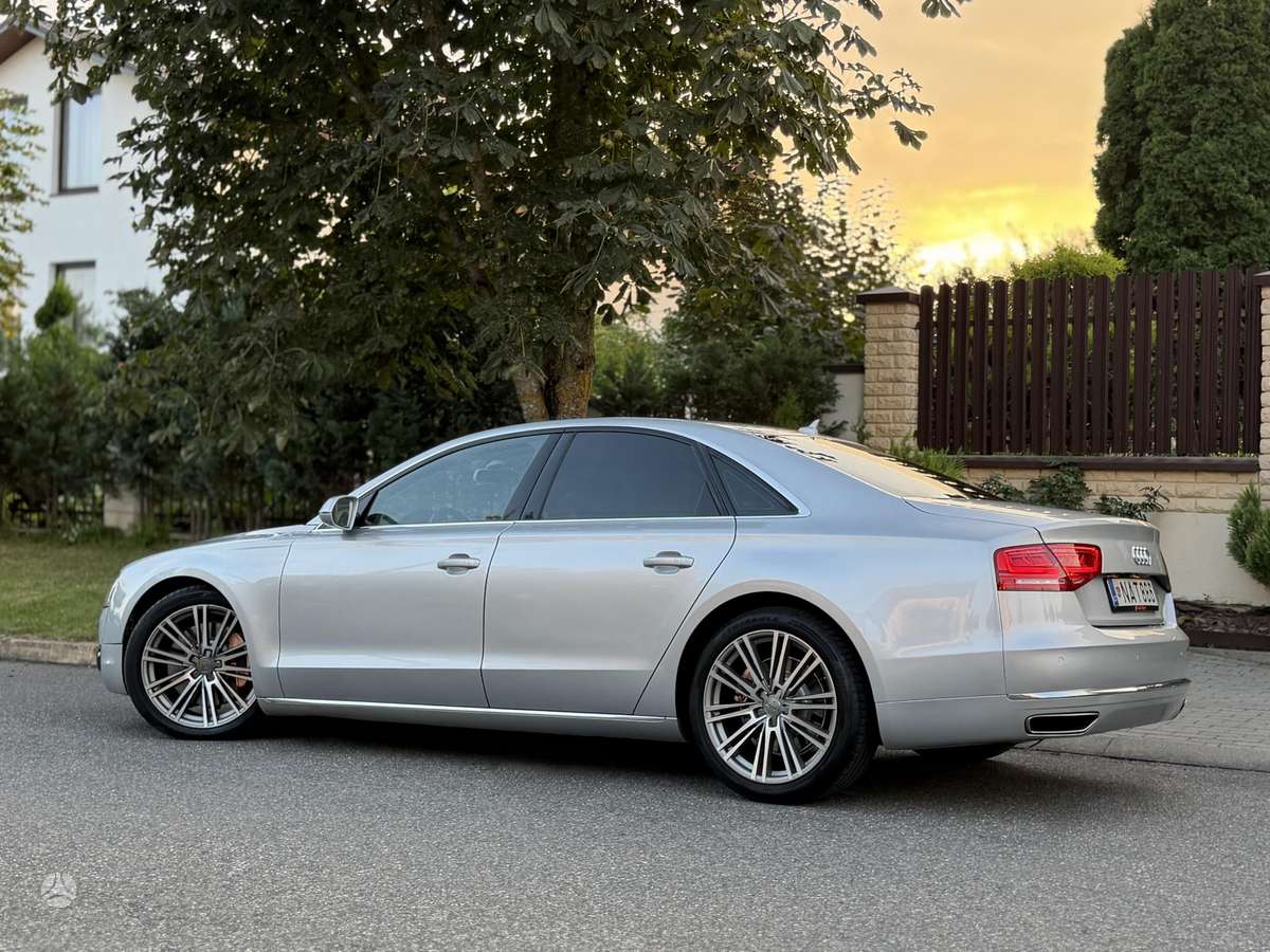 Audi A8, 4.1 l., Седан