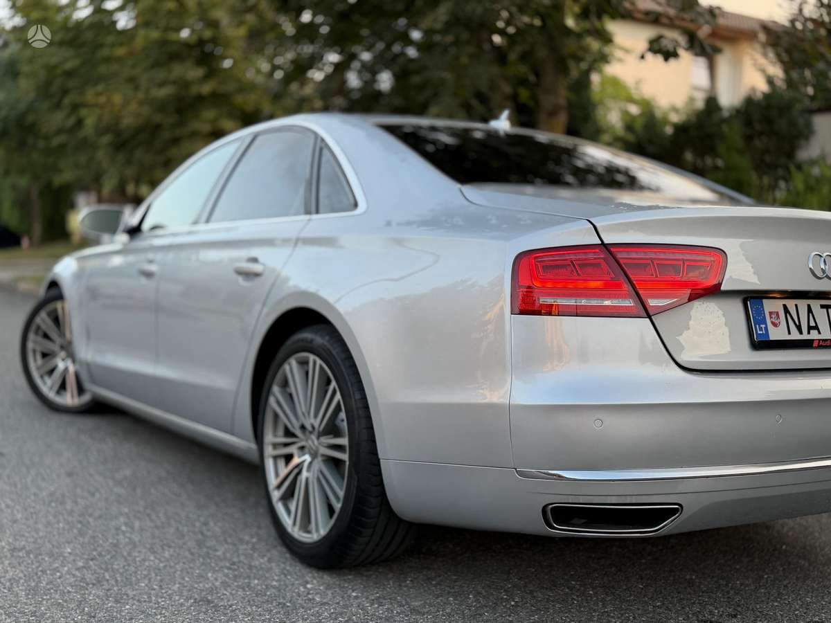 Audi A8, 4.1 l., Седан
