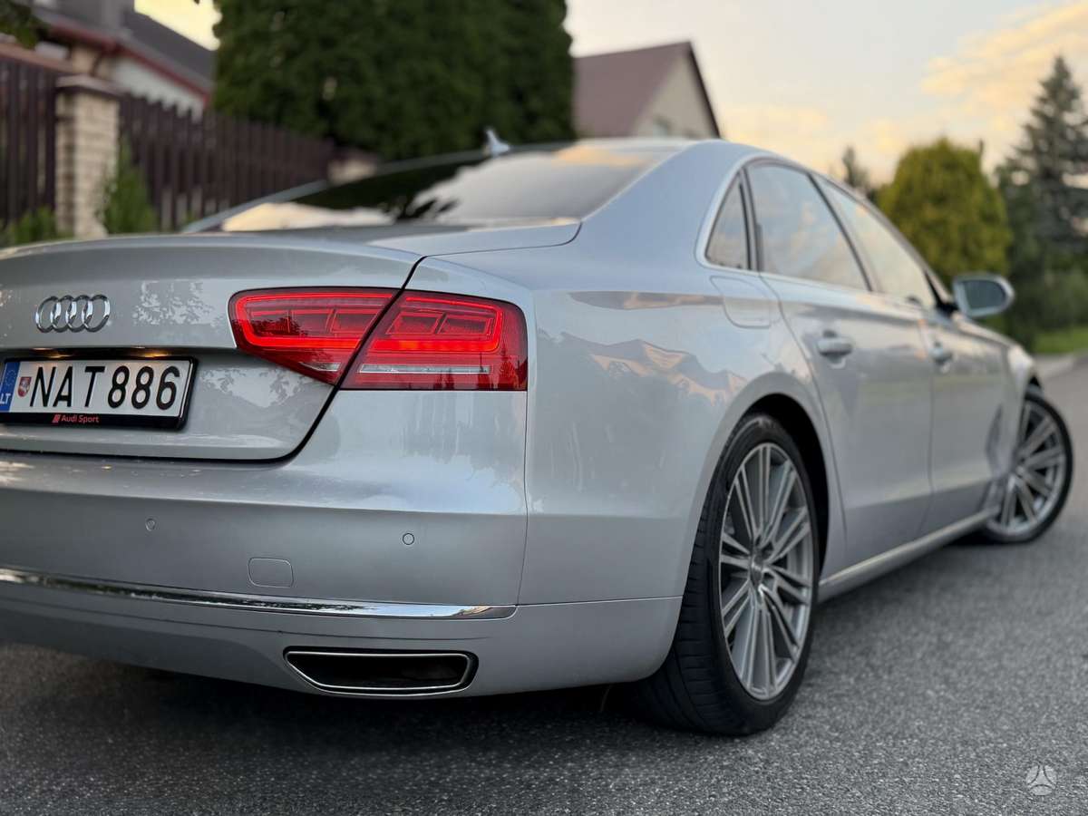 Audi A8, 4.1 l., Седан