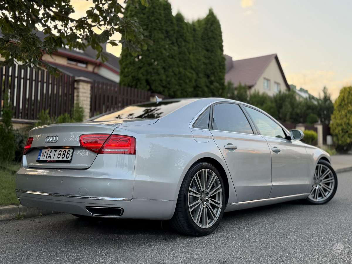 Audi A8, 4.1 l., Седан