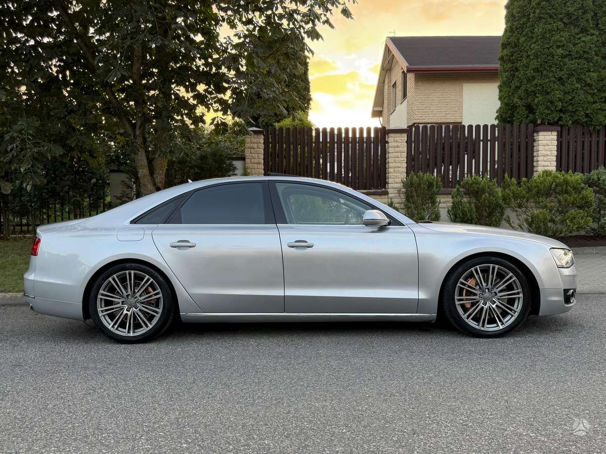 Audi A8, 4.1 l., Седан