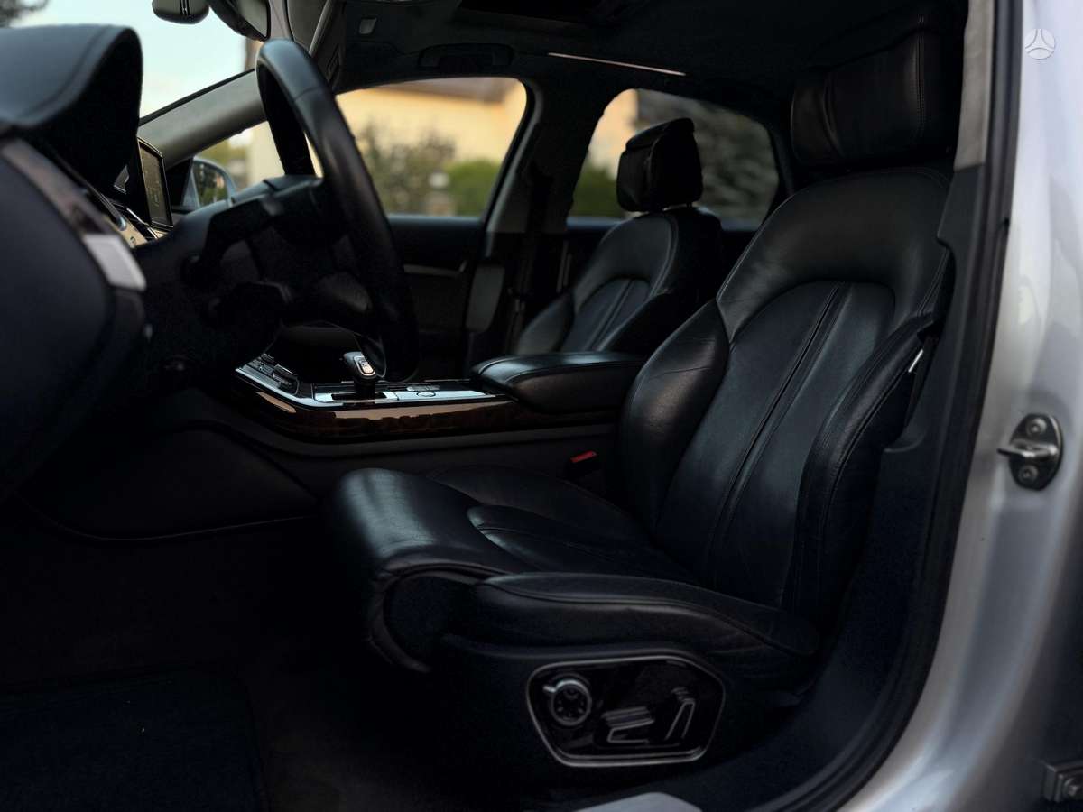 Audi A8, 4.1 l., Седан