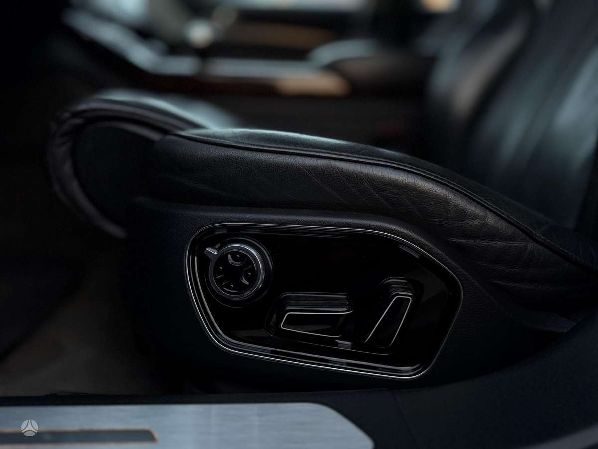 Audi A8, 4.1 l., Седан