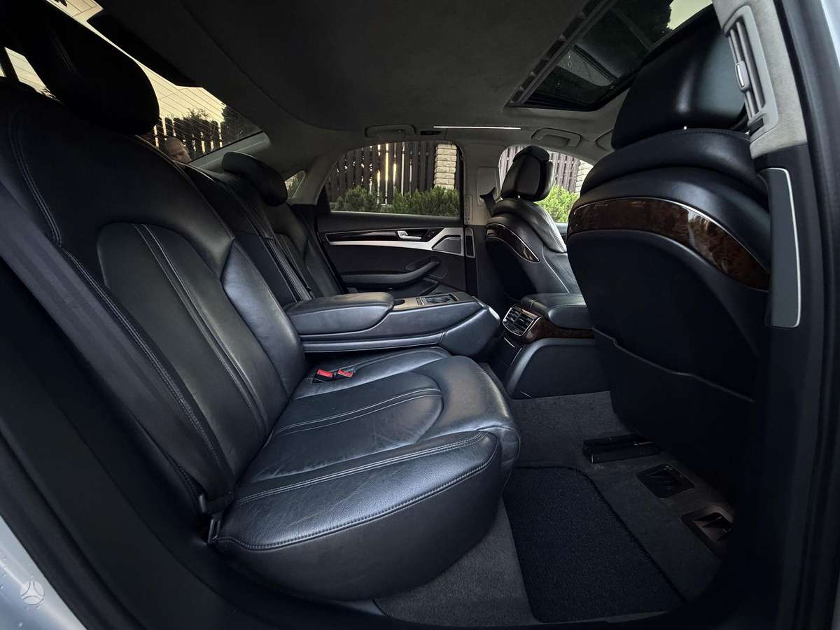 Audi A8, 4.1 l., Седан