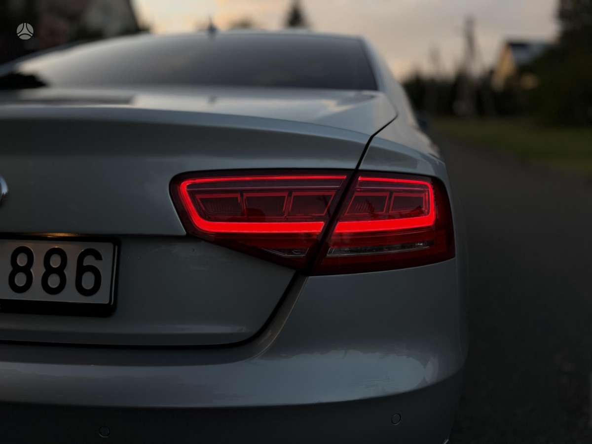 Audi A8, 4.1 l., Седан