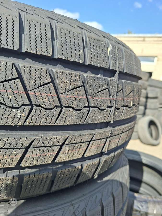 Zmax, žieminės 235/45 R18