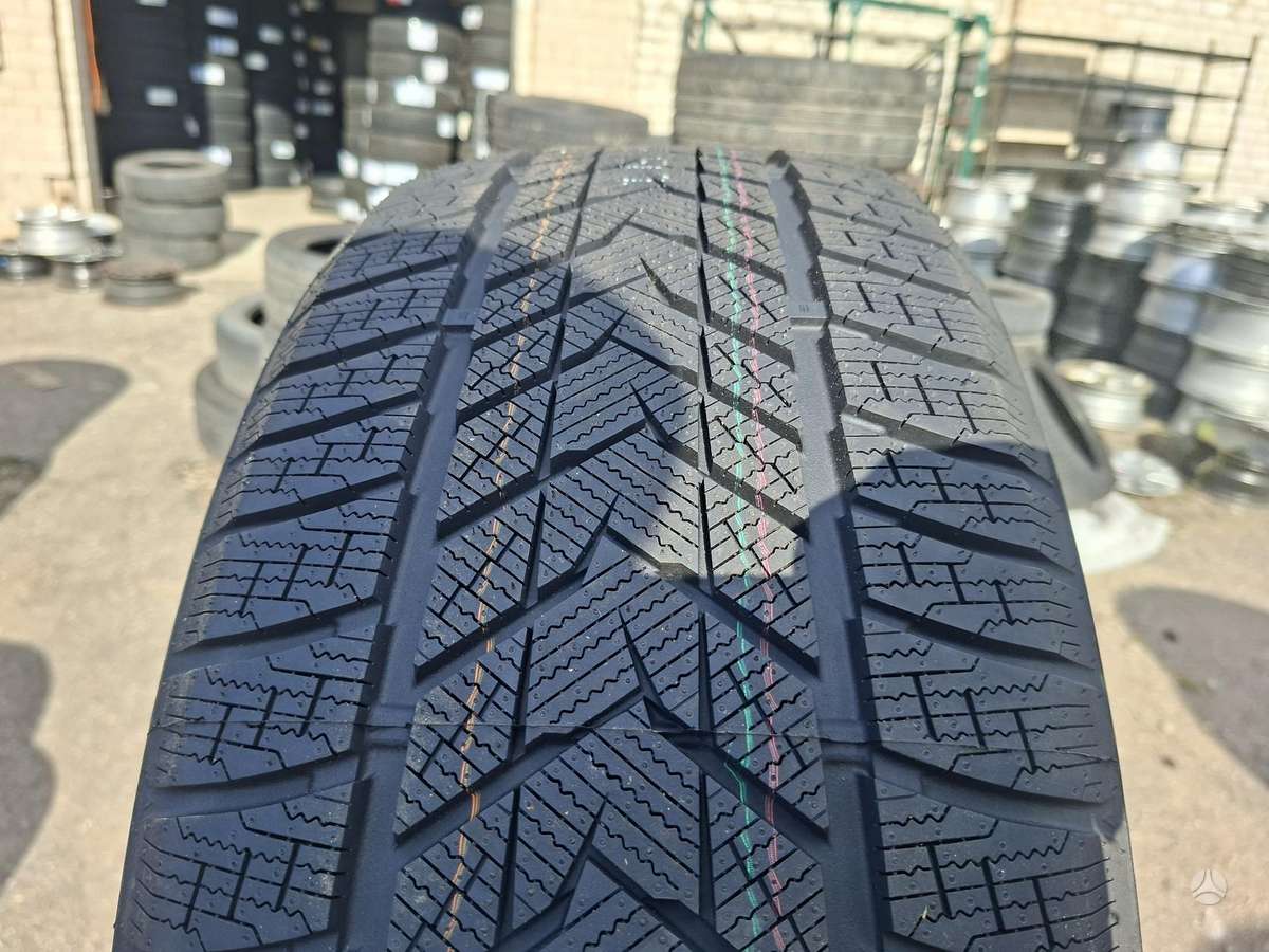 Zmax, žieminės 255/45 R20