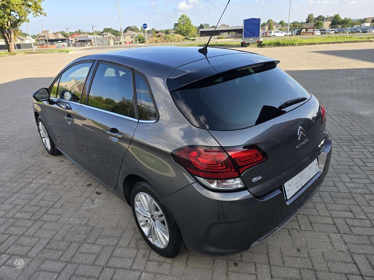 Citroen C4, 1.6 l., hatchback