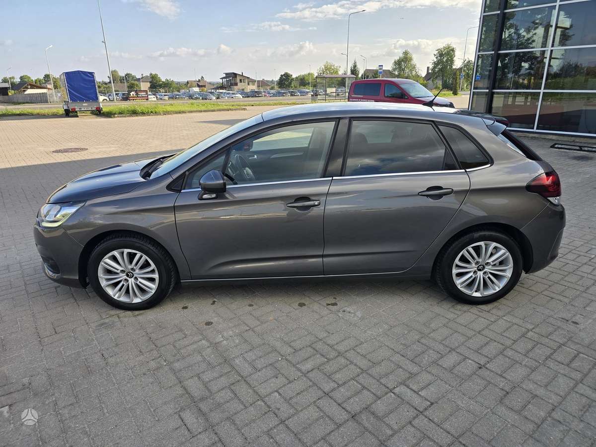 Citroen C4, 1.6 l., hatchback