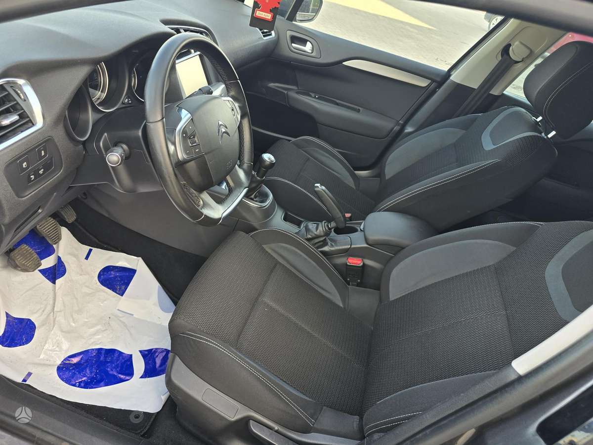Citroen C4, 1.6 l., hatchback