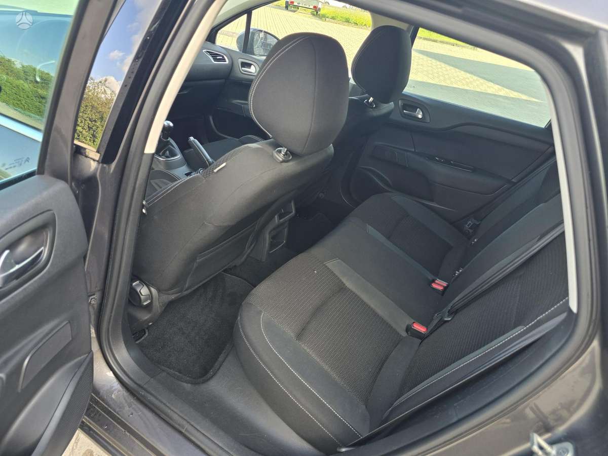 Citroen C4, 1.6 l., hatchback