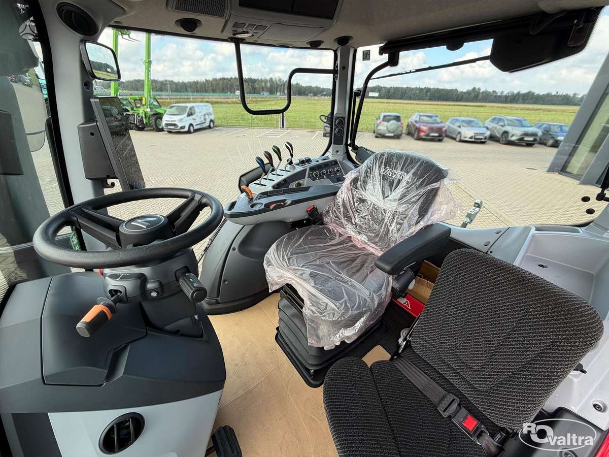 Valtra T175A, tractors