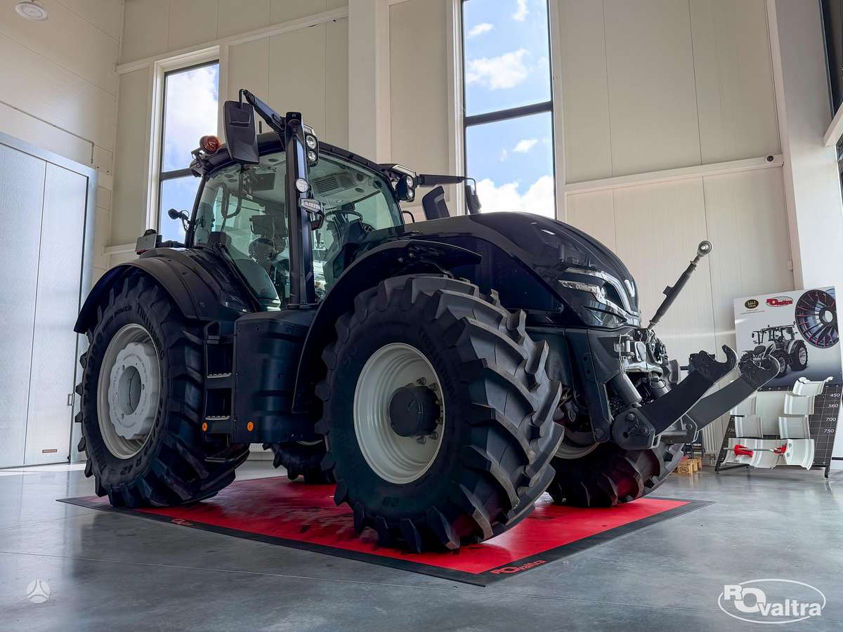 Valtra Q305, tractors