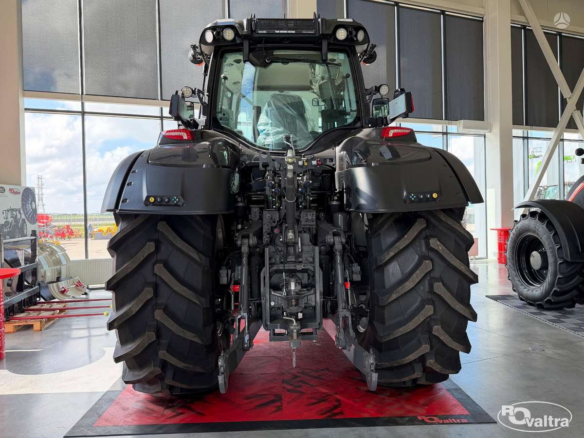Valtra Q305, traktoriai