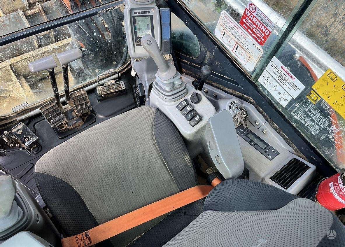 Hitachi ZX33U-6, mini excavator