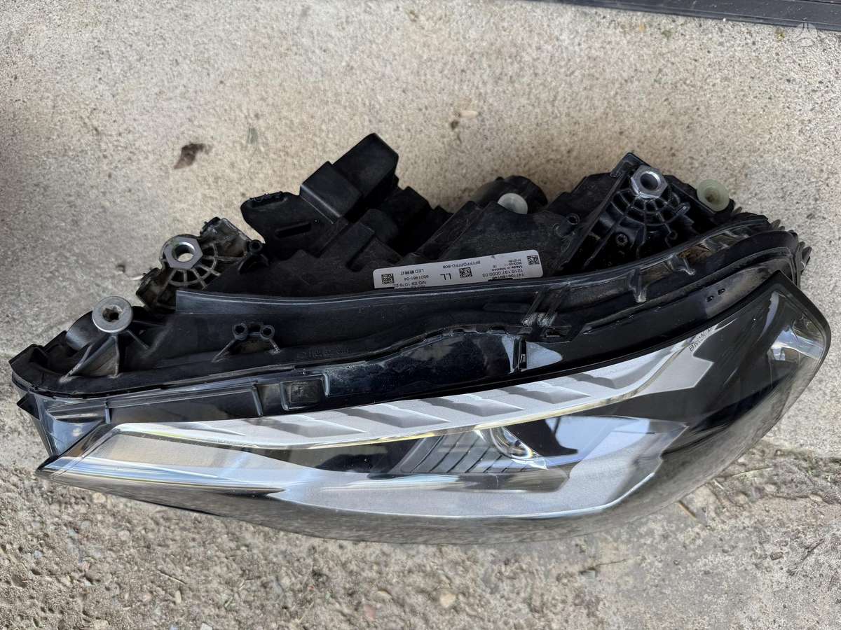 BMW M2 žibintai