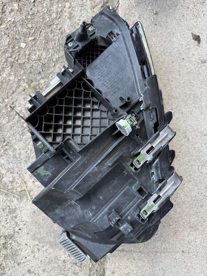 BMW M2 žibintai
