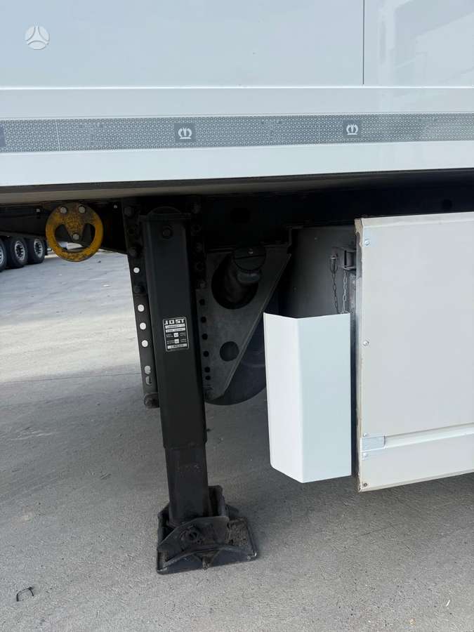 Krone FP45 Carrier Vector 1550, refrigerated