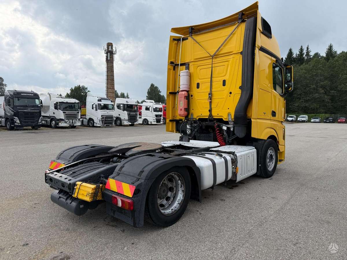 Mercedes-Benz ACTROS 1845, single sleeper