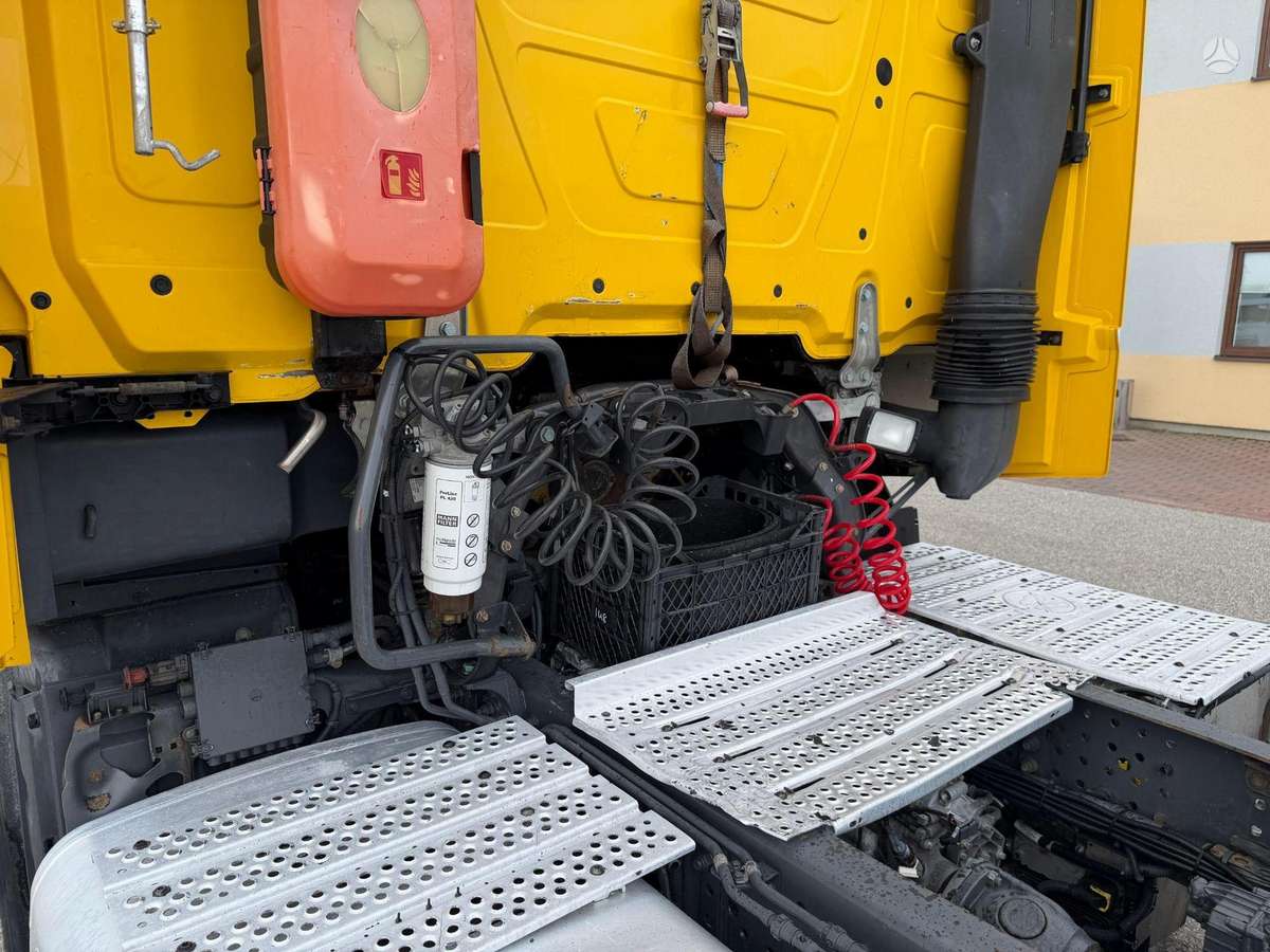 Mercedes-Benz ACTROS 1845, single sleeper