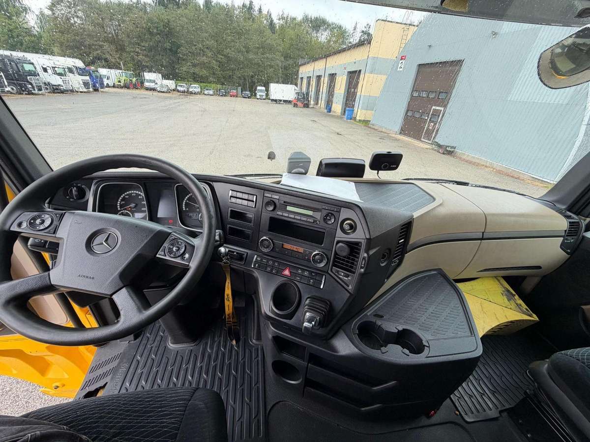 Mercedes-Benz ACTROS 1845, single sleeper