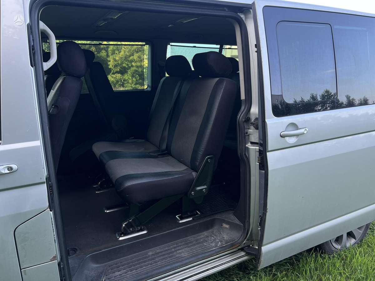 Volkswagen Caravelle - 8