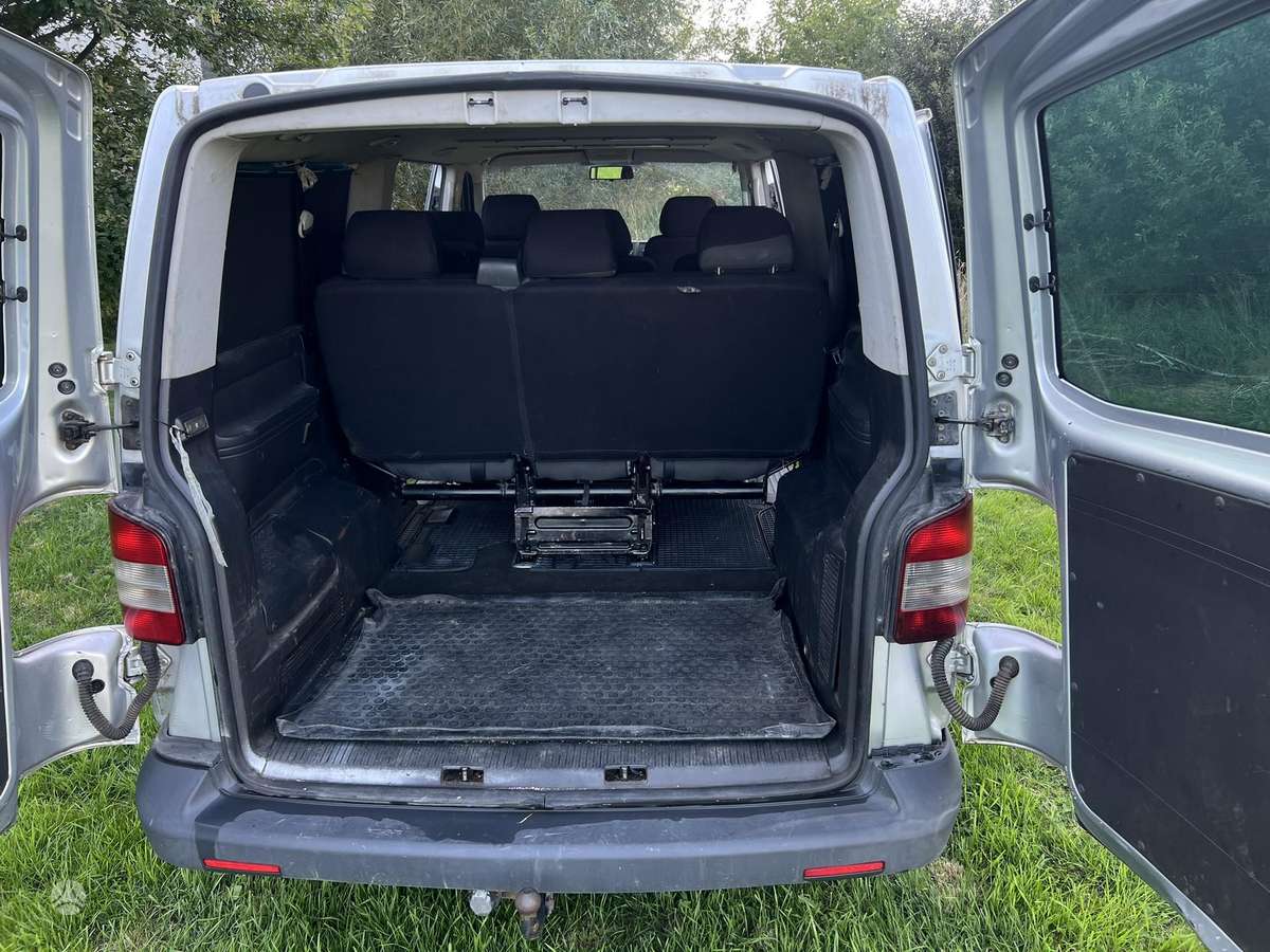 Volkswagen Caravelle - 11