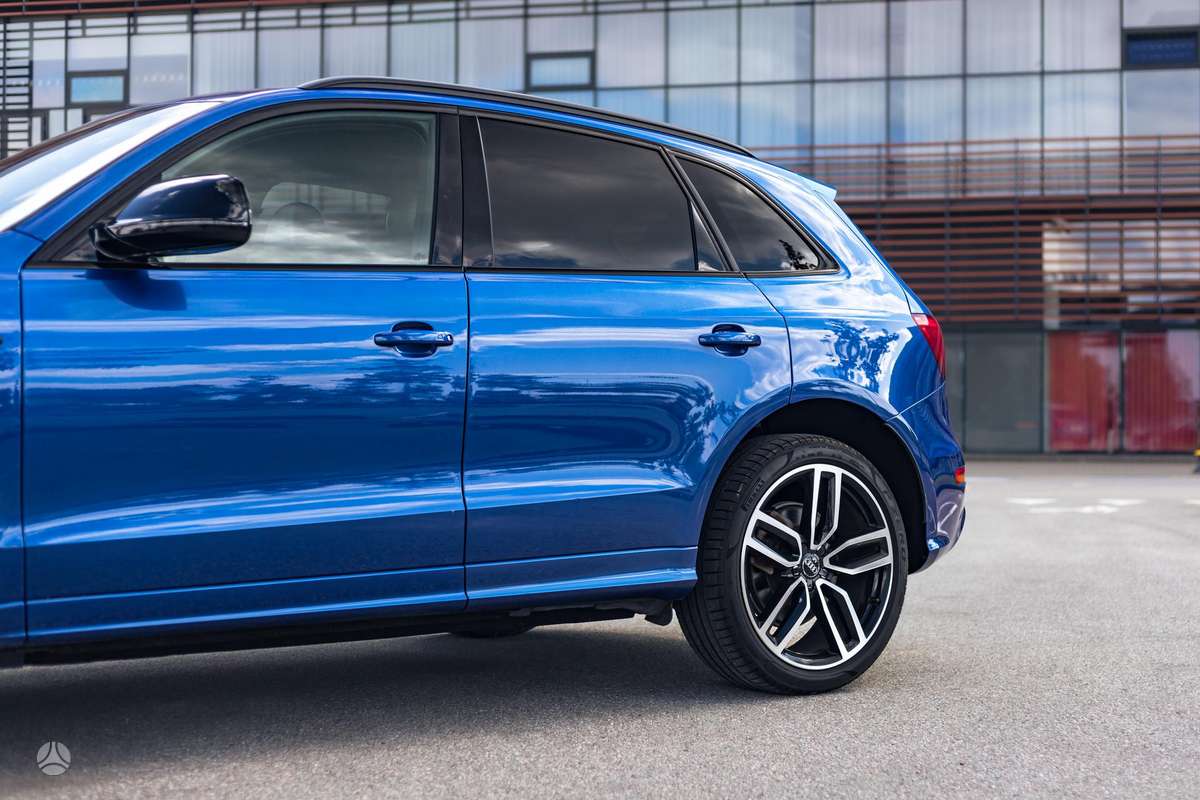 Audi Q5, 3.0 l., off-road / crossover