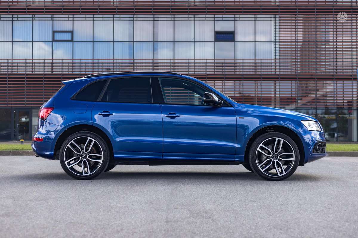 Audi Q5, 3.0 l., off-road / crossover