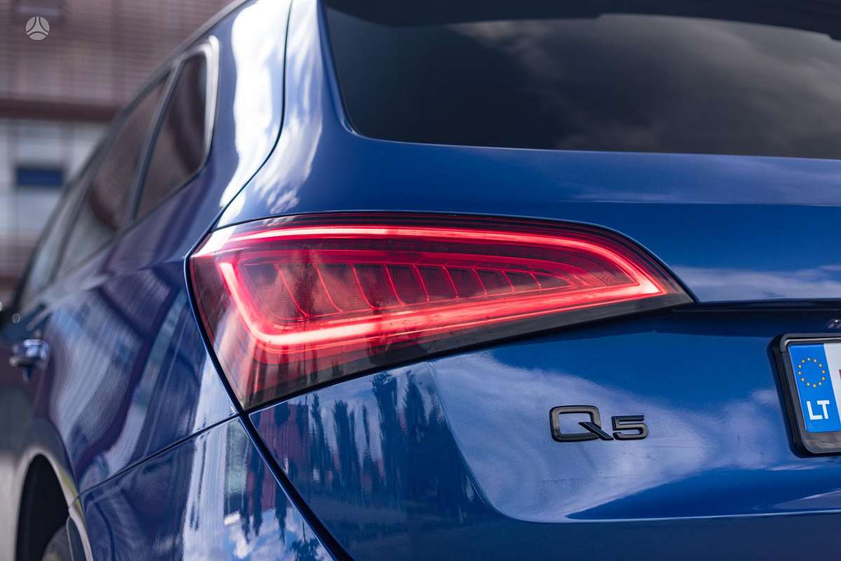 Audi Q5, 3.0 l., off-road / crossover