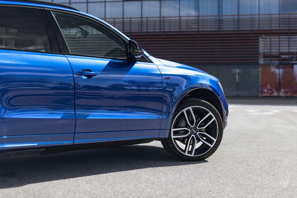 Audi Q5, 3.0 l., off-road / crossover