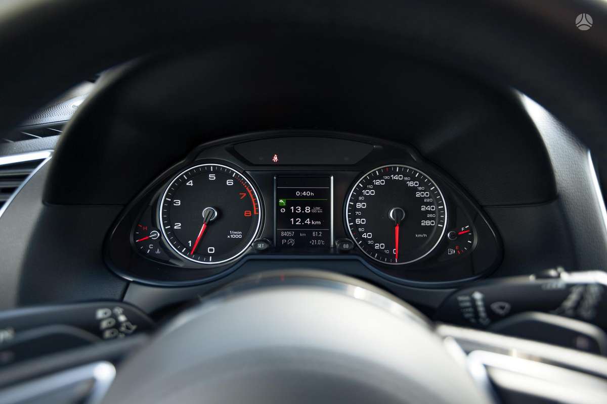 Audi Q5, 3.0 l., off-road / crossover
