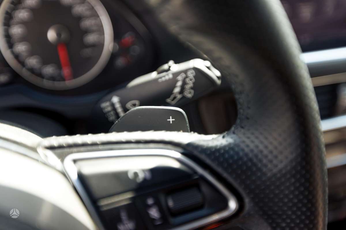 Audi Q5, 3.0 l., off-road / crossover