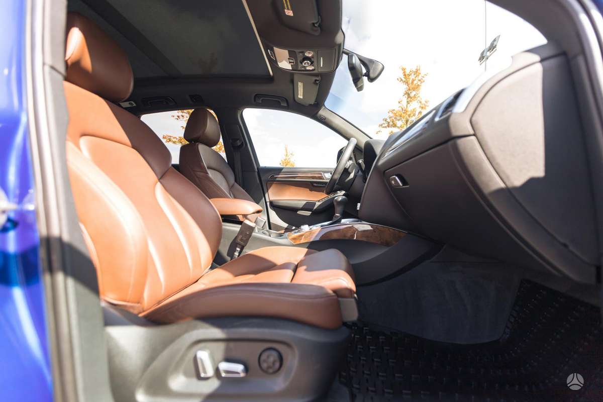 Audi Q5, 3.0 l., off-road / crossover