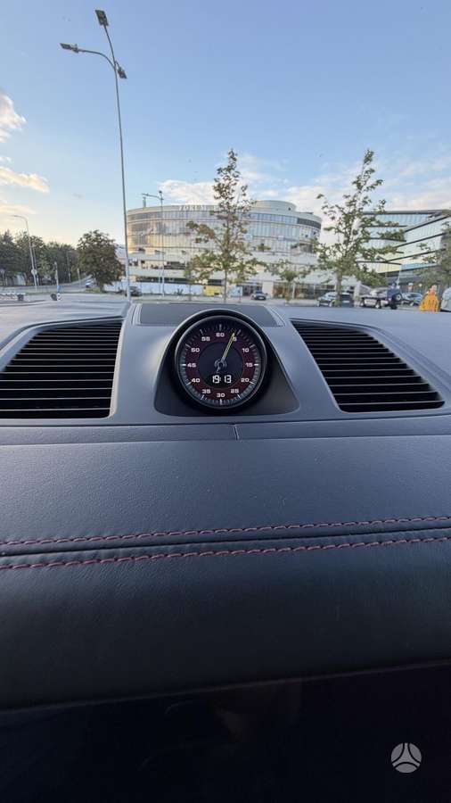 Porsche Cayenne Coupe - 12