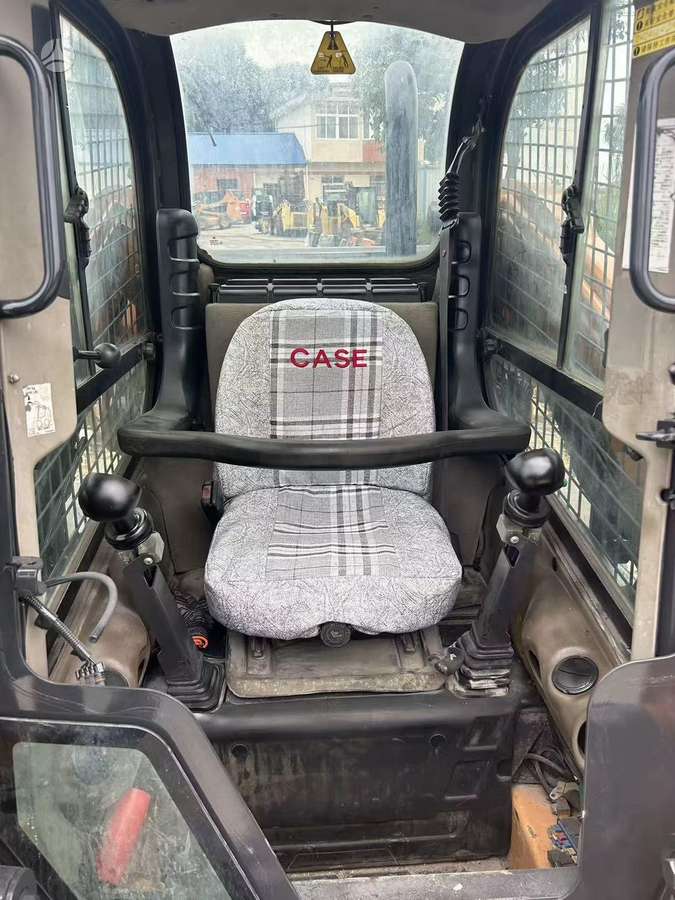 Case SV300, mini loaders