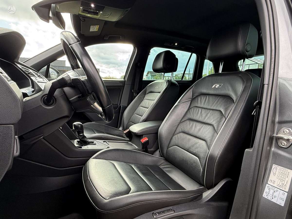 Volkswagen Tiguan - 10