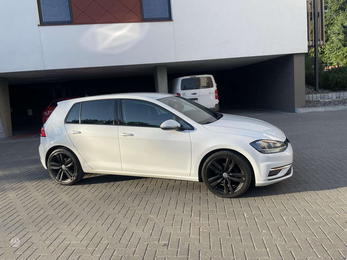 Volkswagen Golf - 5