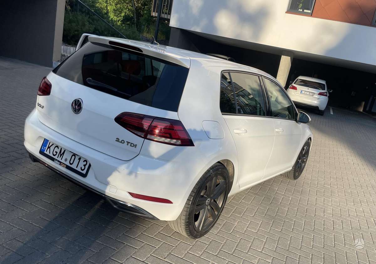 Volkswagen Golf - 6