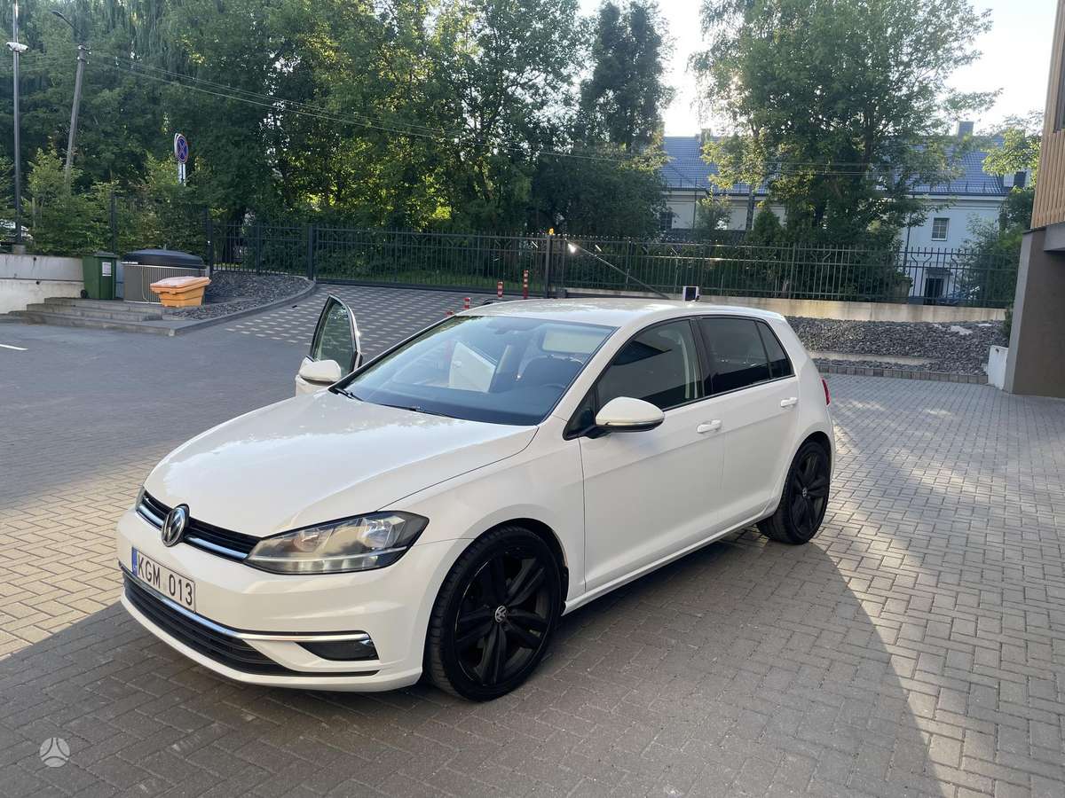 Volkswagen Golf - 8