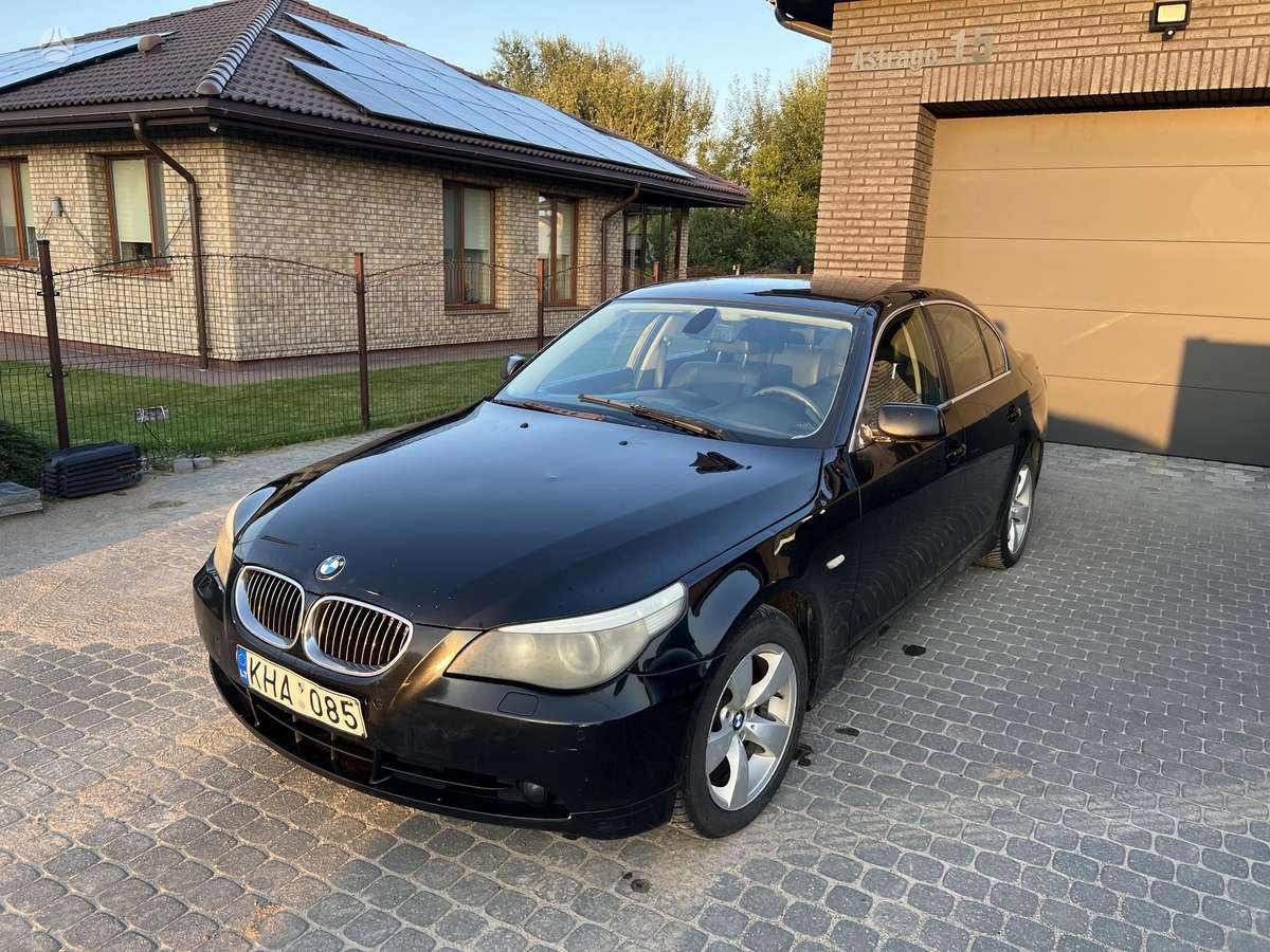 BMW 525, 2.5 l., Седан