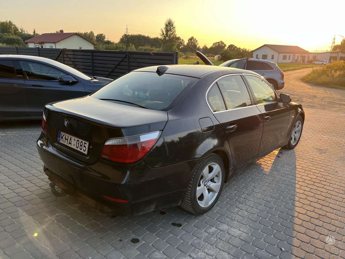 BMW 525, 2.5 l., Седан