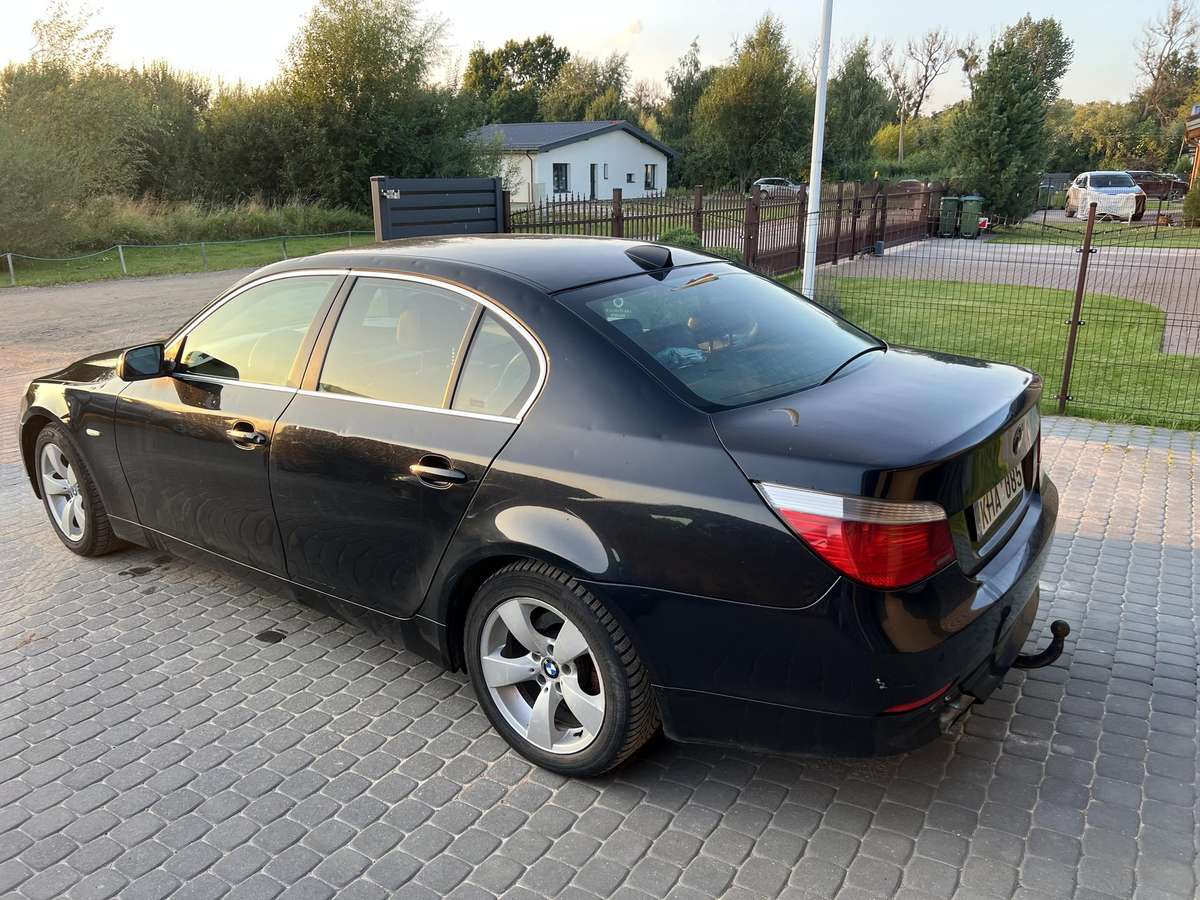 BMW 525, 2.5 l., Седан