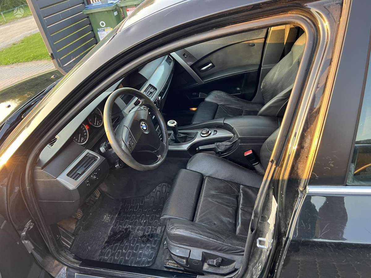 BMW 525, 2.5 l., Седан