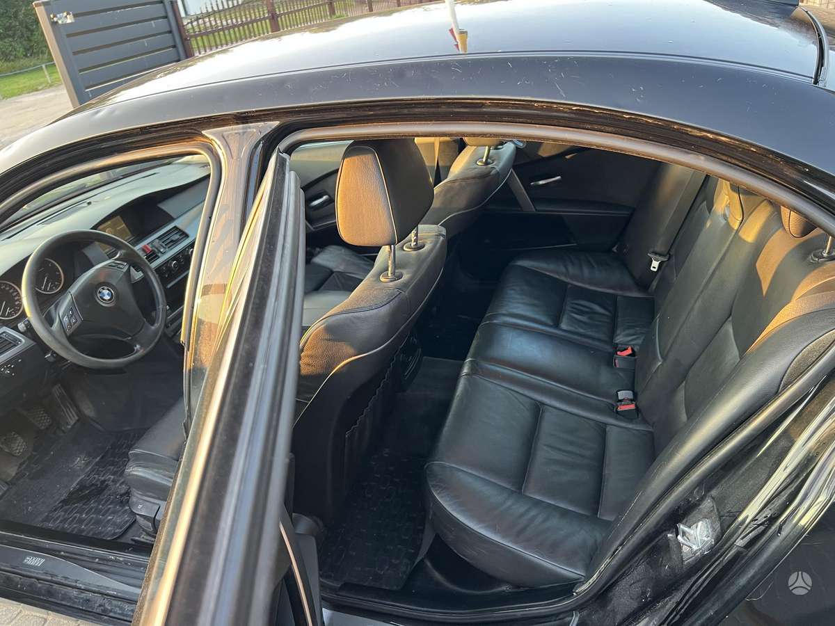 BMW 525, 2.5 l., Седан