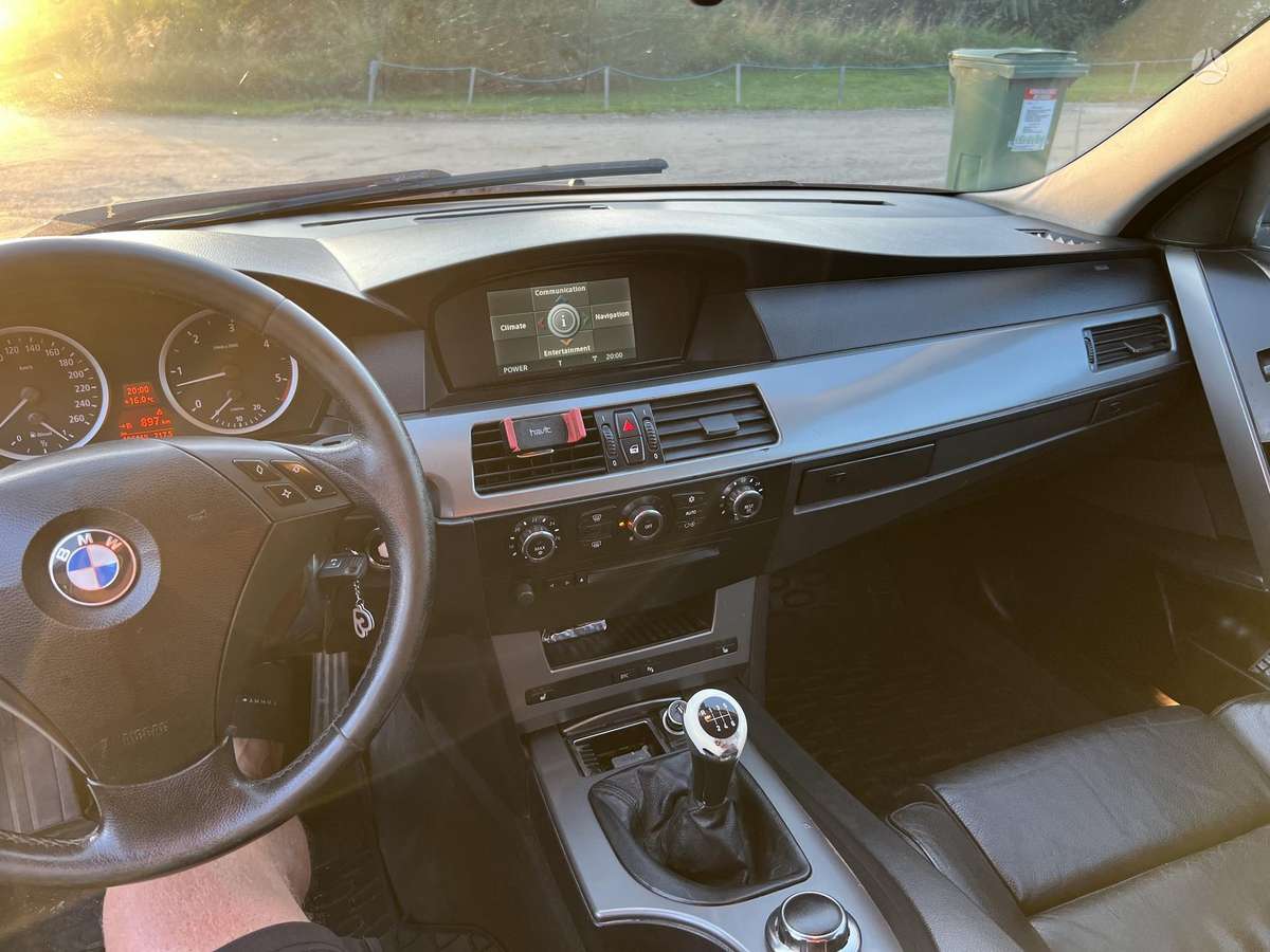 BMW 525, 2.5 l., Седан