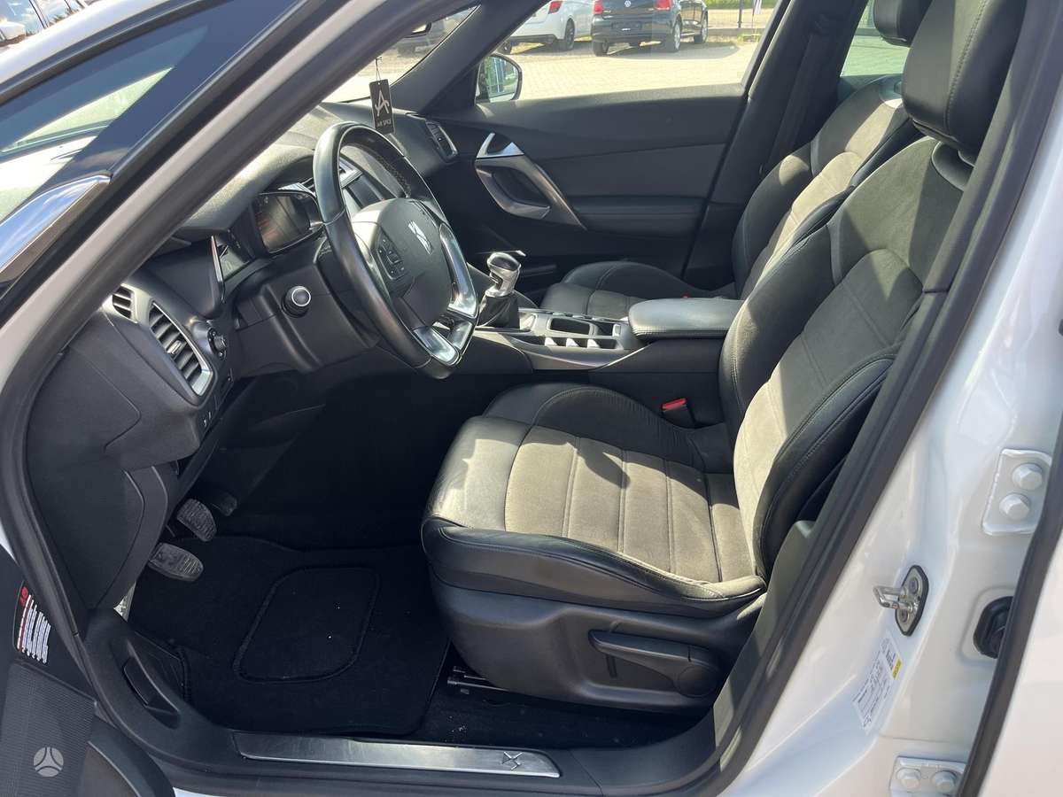 Citroen DS5, 2.0 l., hatchback